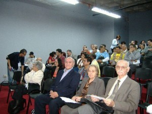 Caracas, VIII Congreso de la ADHILAC, 2005, Jorge Núñez junto a Arturo Roig y su esposa Irma uo y yo.